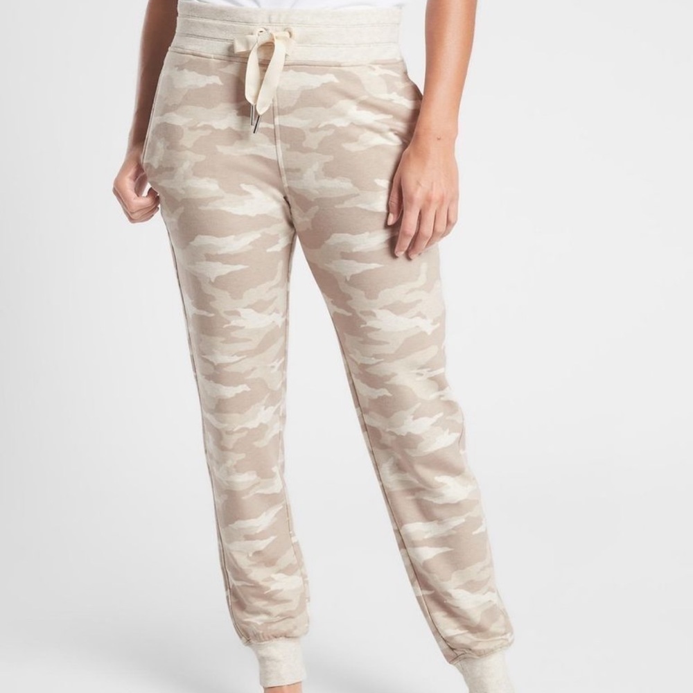 NWOT Athlete Balance Printed Jogger Pants Fleece Camo Lux Oatmeal Heather XXS